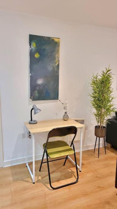 Balcony-View With Free And Secured Parking Apartamento Manchester Exterior foto