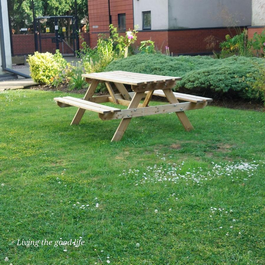 Balcony-View With Free And Secured Parking Apartamento Manchester Exterior foto